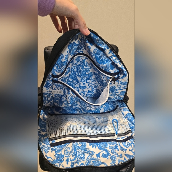 Lululemon black backpack - Picture 7 of 10